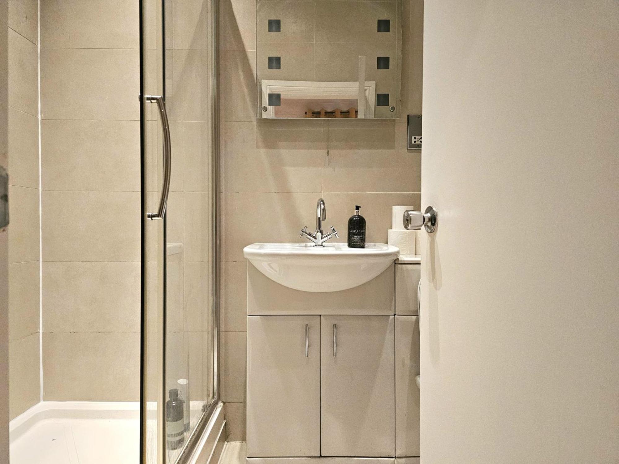 Elegant Spacious In Londres